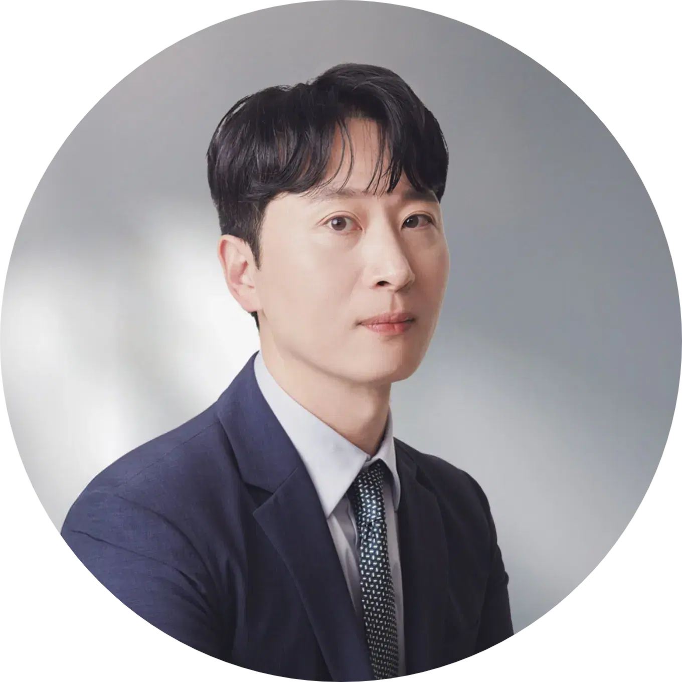 눈성형 경험이 풍부한 눈높이성형외과 박성혁 원장